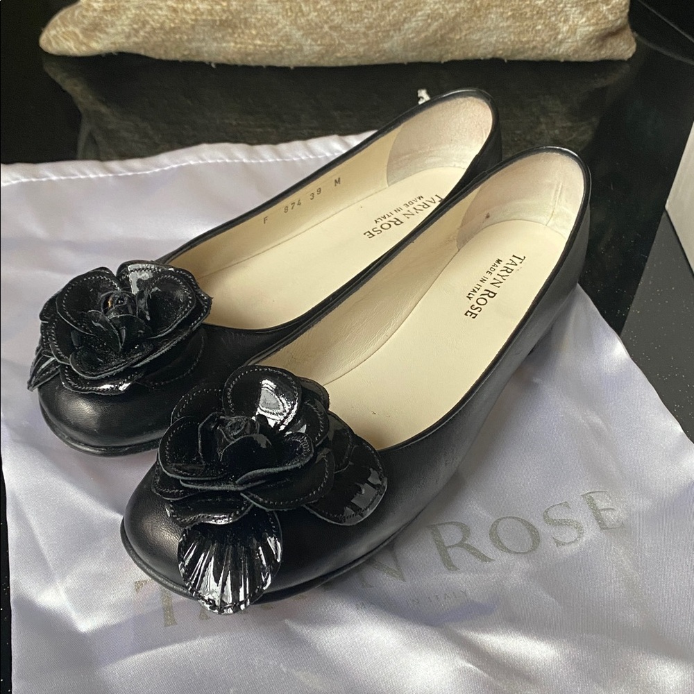 Taryn Rose Black Italian Flats with Floral Accent Size 8.5